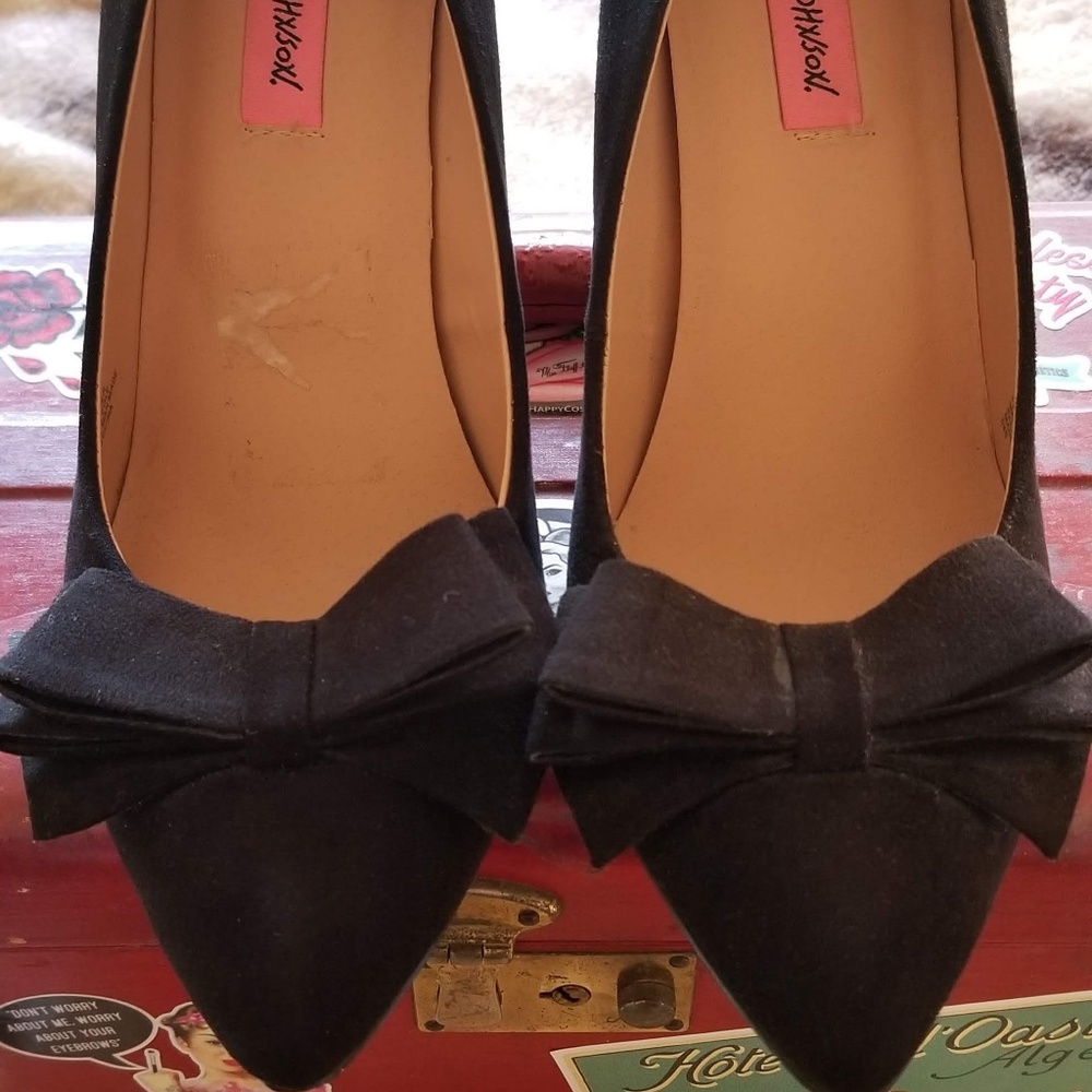 Betsey Johnson Classic Black Suede Bow Pumps Size 10